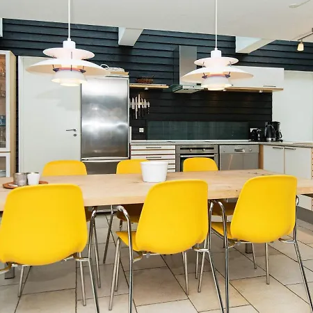 Holiday home Four-bedroom In Glesborg 15 Fjellerup